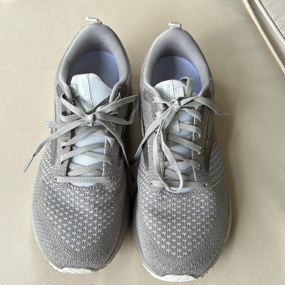 Womens Brook Revel shoes